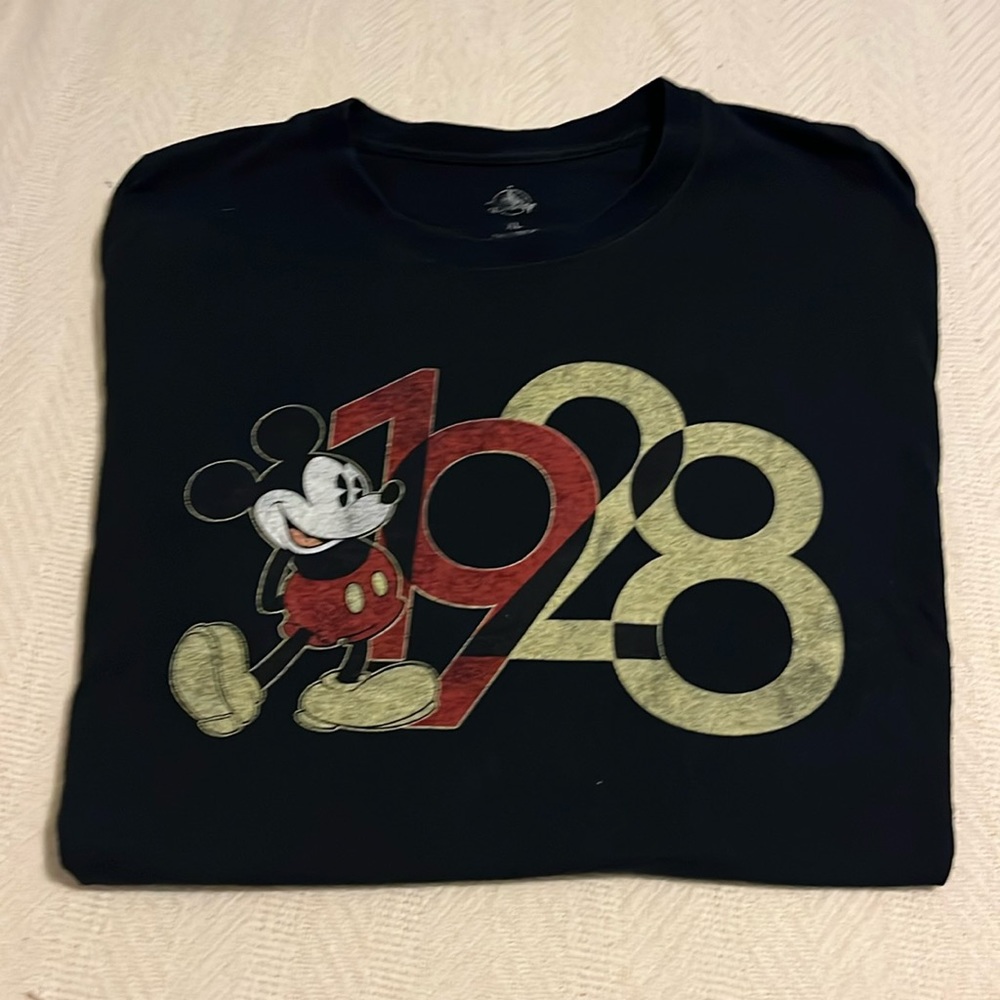 Disney T-shirt, Mickey Design 1928, Women’s XL